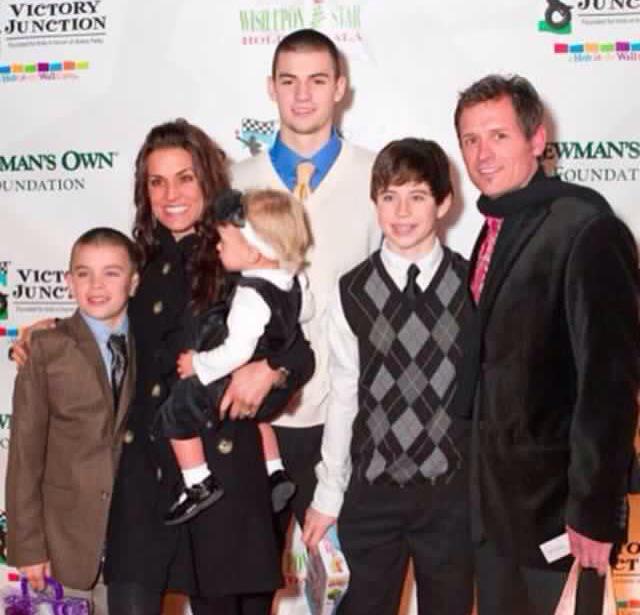 Pointless_Bri's tweet image. Look at little Hayes😂😍 @HayesGrier ps happy birthday Benjamin (idk if I spelled that right)