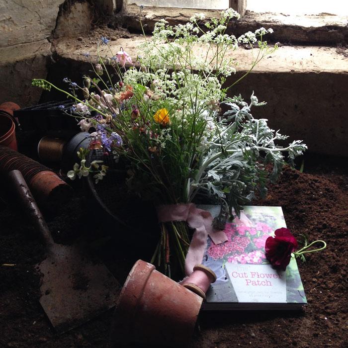 #britishflowersweek GIVEAWAY!
@wellywomanblog <a href="/BareBlooms/">Chloe Plester</a> details on FB and Instagram <a href="/marketflowers/">Flower Market</a> @LizAndersonPR