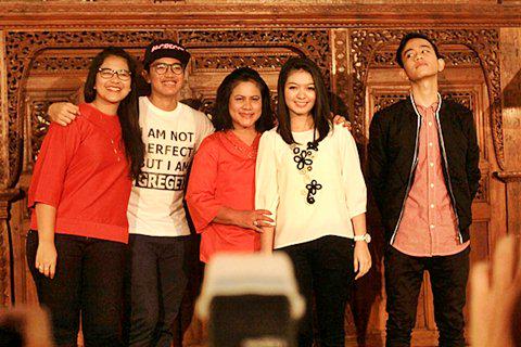 Bisniscom's tweet photo. GIBRAN-SELVI MENIKAH: Ngunduh Mantu di Jakarta Setelah Lebaran http://t.co/YTKbdlFybq http://t.co/raJP6nenQv