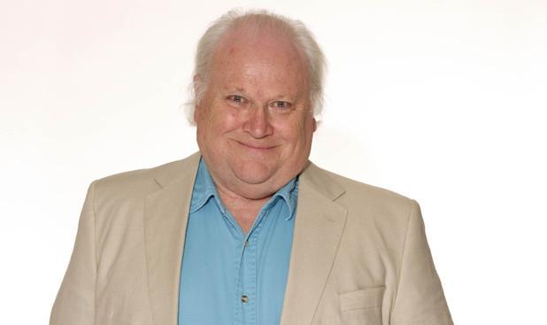 Happy birthday to Feliz Cumpleaños Colin Baker nos encanta tu Doctor 