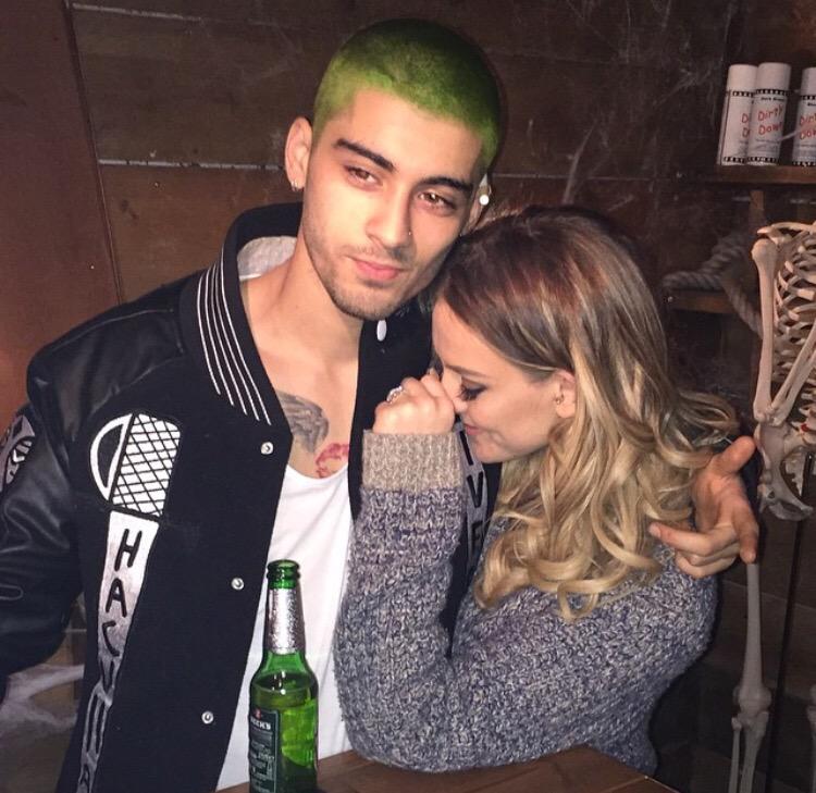 PerrieKKH's tweet photo. #GreenHairDontCare love my zayn. http://t.co/761Vc3oQDQ