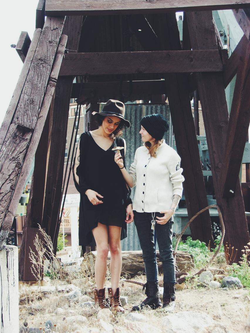 Breafast4Dinner's tweet photo. 🍄🍄🍄 Photo Credit: Amber Edwards #hippy #girlswithink #mushroom http://t.co/hREgsmh1vJ
