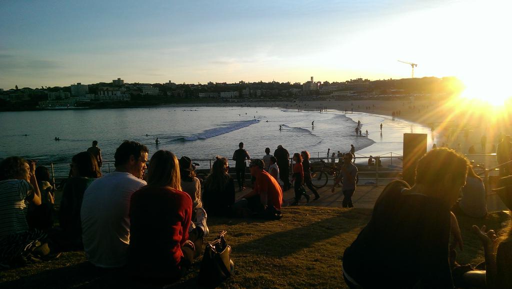 ollybizzarre's tweet photo. How calm is Bondi beach!!! #where'sthewaves #Bondi #Sydney http://t.co/J7t4fF77BS