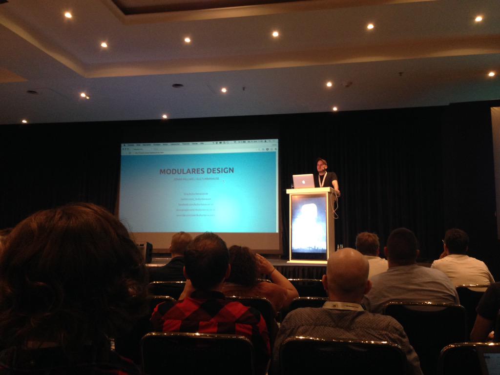 sashion's tweet photo. Vortrag zum Thema Modulares Design. @_kulturbanause @webinale http://t.co/gfbIbTlr3X