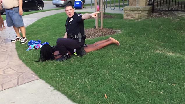 rediateT's tweet image. This... But he's confused why #black teenagers are running away scared from him? #TexasPoolParty