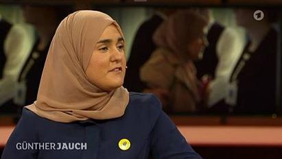 وزير المستشارية الالمانية يقول لفجر العدلي "أنا سعيد بموقفك ونشاطك السياسي واسعد بكل شاب مثلك
