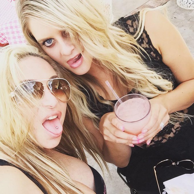 #SundayFunday #motorcycle #cantina http://t.co/X2aC4sk6eF<a href="/tag/sundayfunday"class="tags">#SundayFunday</a><a href="/tag/motorcycle"class="tags">#motorcycle</a><a href="/tag/cantina"class="tags">#cantina</a>