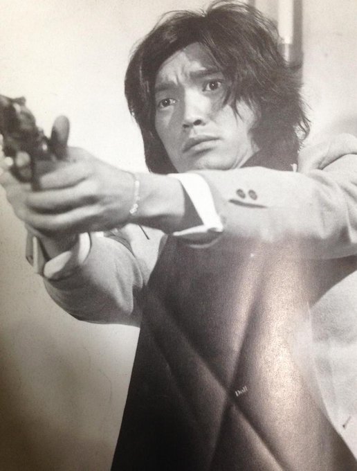 Ngagolak かっこいい イラスト 銃 構え