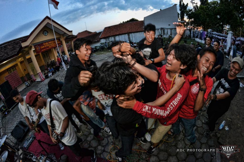 PhotographHDC's tweet photo. @yanhandoko_yan Last Fight Hardcore At Madness Youth http://t.co/0DsEhe5Ry2