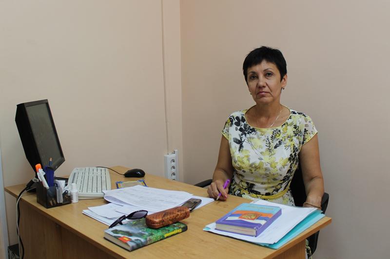 OSRC_DN_ISTOK's tweet image. #деньсоцработника Г.Н. Тагирова - заведующая материальным отделом центра "Исток". Поздравляем коллег!