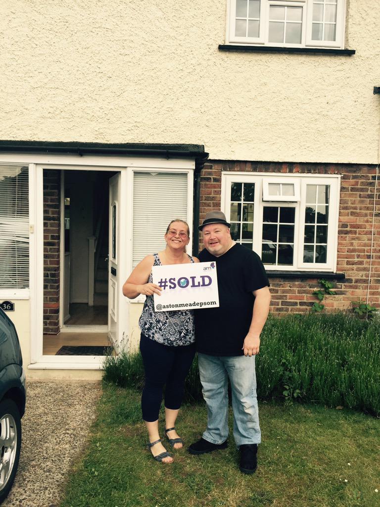 AstonMeadEpsom's tweet photo. Another happy seller in #Epsom #Surrey #Property #SOLD http://t.co/oA453KasMg