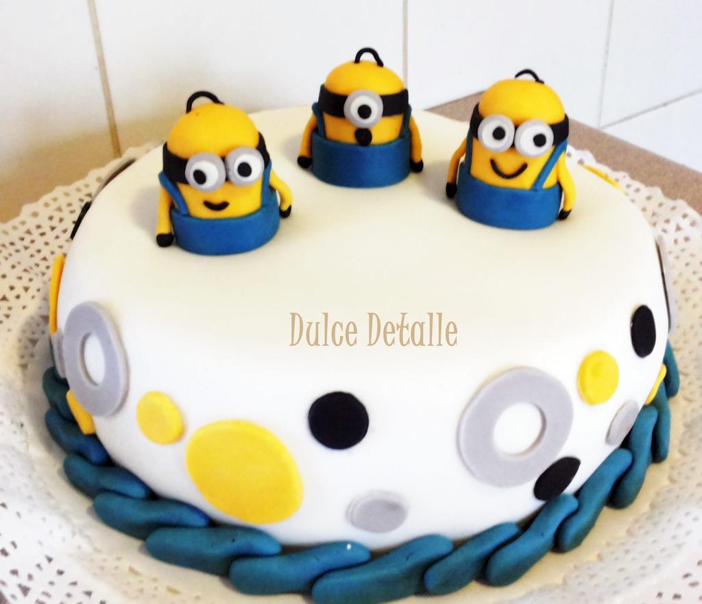 Torta Minions #DulceDetalle RT! <a href="/DonDatos/">Publicidad Chile</a>