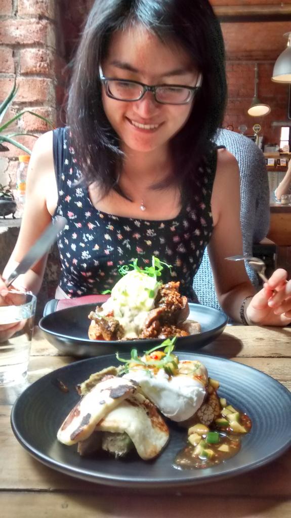 chiayu7854's tweet photo. @tampercoffee Mince on Toast &amp; Baci Cake! #GoodFood #GoodCompany http://t.co/K8jSPfDxm2