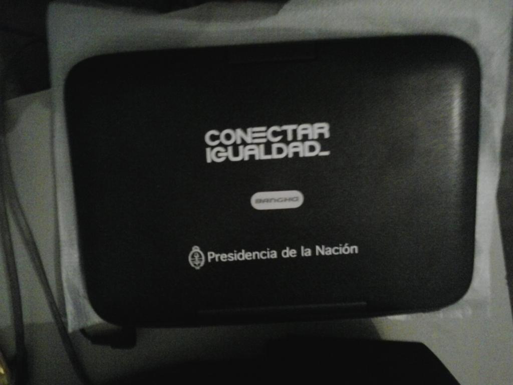 EandiGiuli's tweet photo. Contenta xq ya me dieron la compu jaa http://t.co/TwXRWhgMDm
