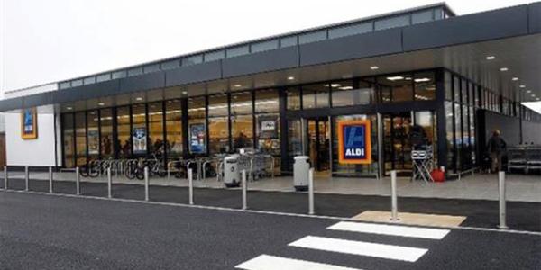 CampaignBrands's tweet image. Aldi overtakes Tesco in BrandZ Top 100 global brand value ranking bit.ly/1KnKgwi by @benbold