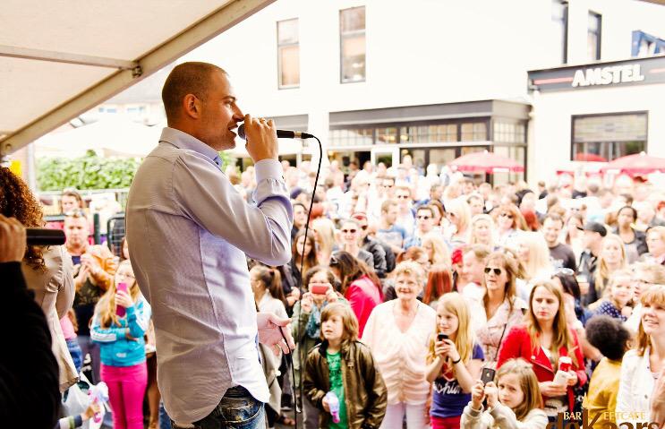 As zaterdag en zondag Havenstraat Braderie. 
Van 12-18 uur optredens op het podium De Kaars. #Hilversum #braderie