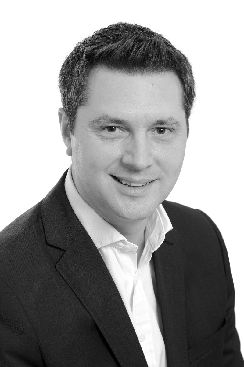 Jolly_Media's tweet photo. Photography headshots £50 per person for a range of images. Great for use on websites and Linkedin! Call 01527 834683 http://t.co/IlQ9cQUqrW