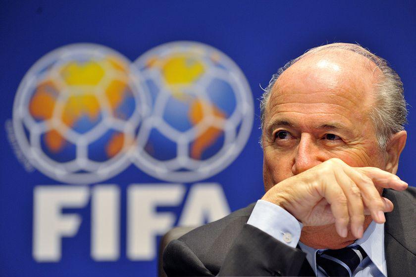 Scandalo FIFA: arresti a Zurigo, Blatter si difende, spunta il nome della Nike