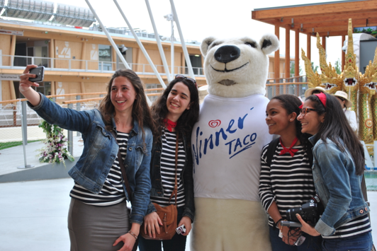 IlWinnerTaco's tweet photo. La moda di #Expo2015? Ovvio, farsi un #selfie con me :) #Tacoreporter #WinnerTaco @expo2015milano http://t.co/3ubQlAS3ij