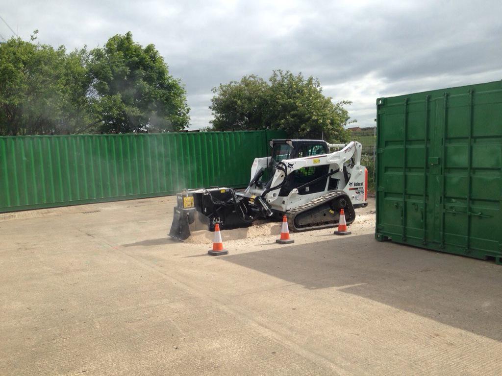mtsplant's tweet photo. Final preparation underway for our @BobcatEquipment Wheel Saw demo day #civilengineering  #bobcat #wheelsaw http://t.co/7vapx91KRp