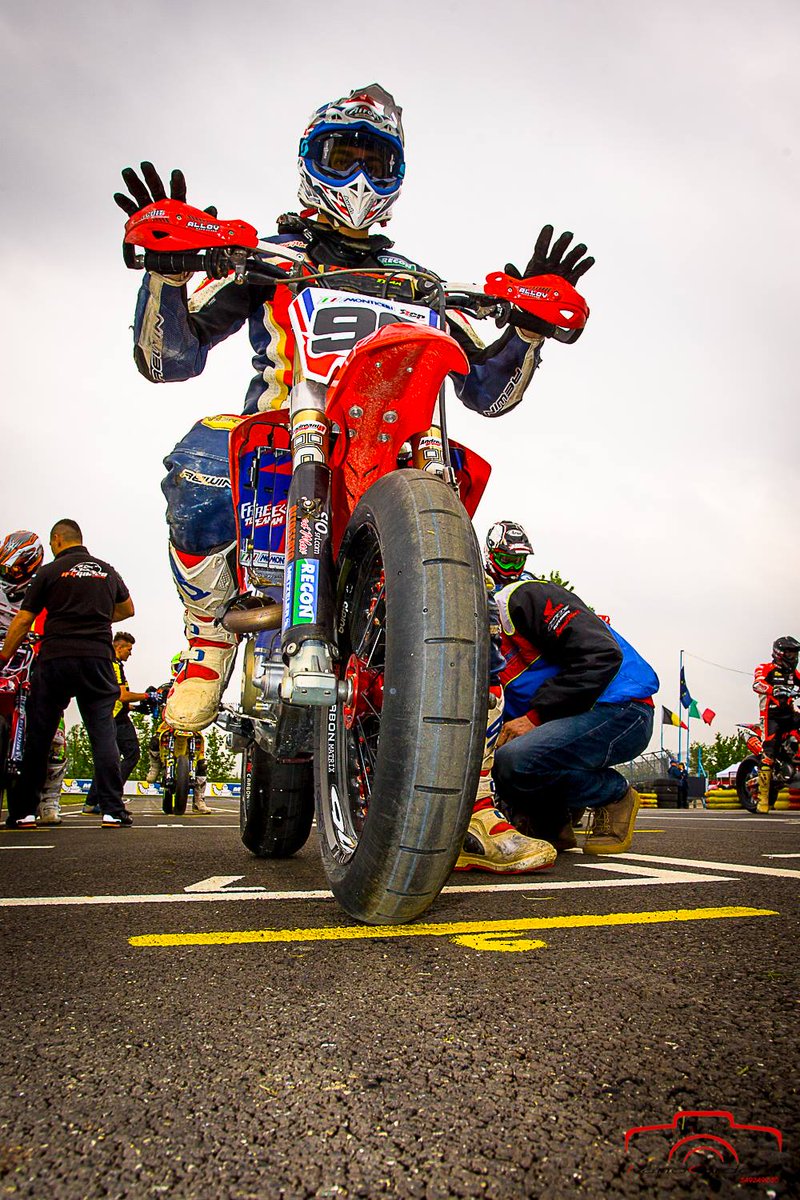 EffettiRacing's tweet photo. Una piccola raccolta di grandi foto di @Teorminator_21 #theartofmoto #supermoto http://t.co/WzmtViAh86