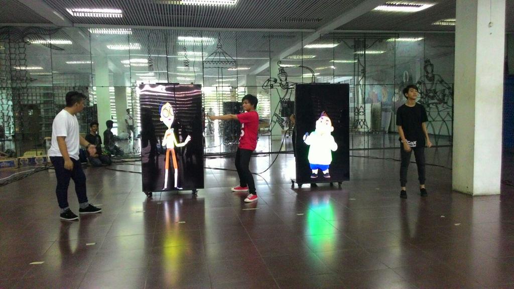 Hari ini <a href="/CJRisCJR/">CJR</a> lagi latihan untuk HUT RTV di Surabaya...semangaat boys