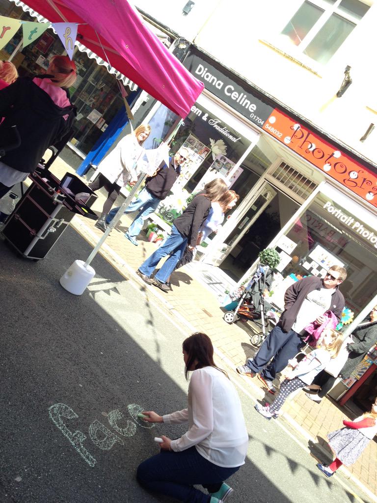 Pls RT...We're Recruiting a Promoter to work in our studio #insouthport. Pls sentd your CV to info@dianaceline.co.uk