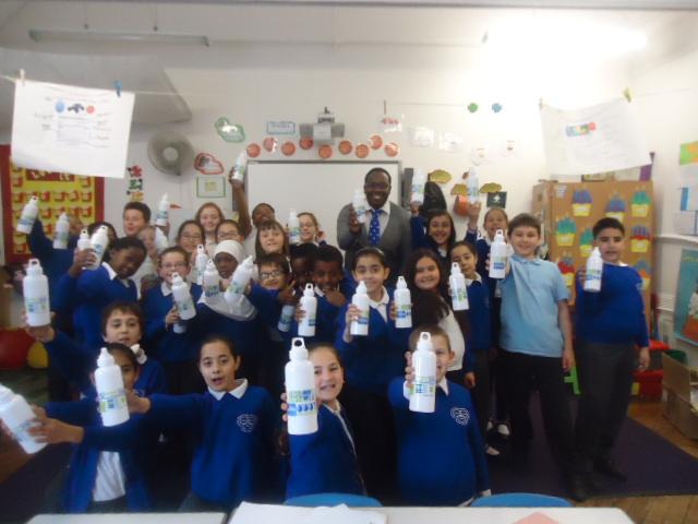 MallWoodGreen's tweet photo. We hope Year 4 of @N22Head Enjoy their #Enviromall water bottles! http://t.co/AeqOrvLv2D http://t.co/pYCFkVDjcG