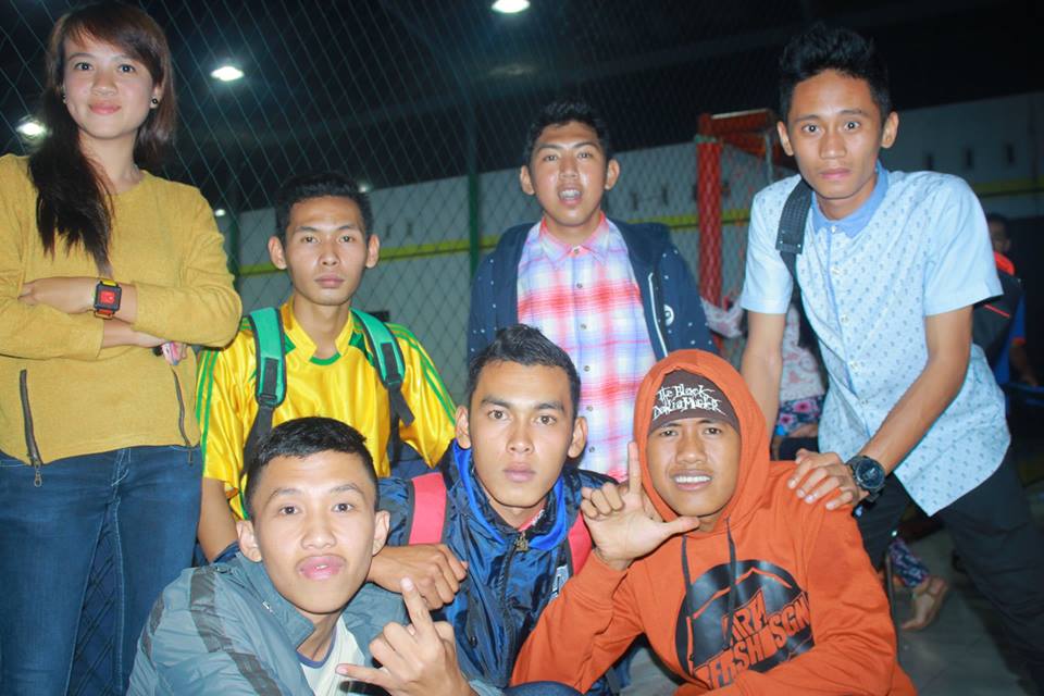 JR_Agung's tweet photo. HAhahahahahahah :v :v http://t.co/1unOj5bu2i