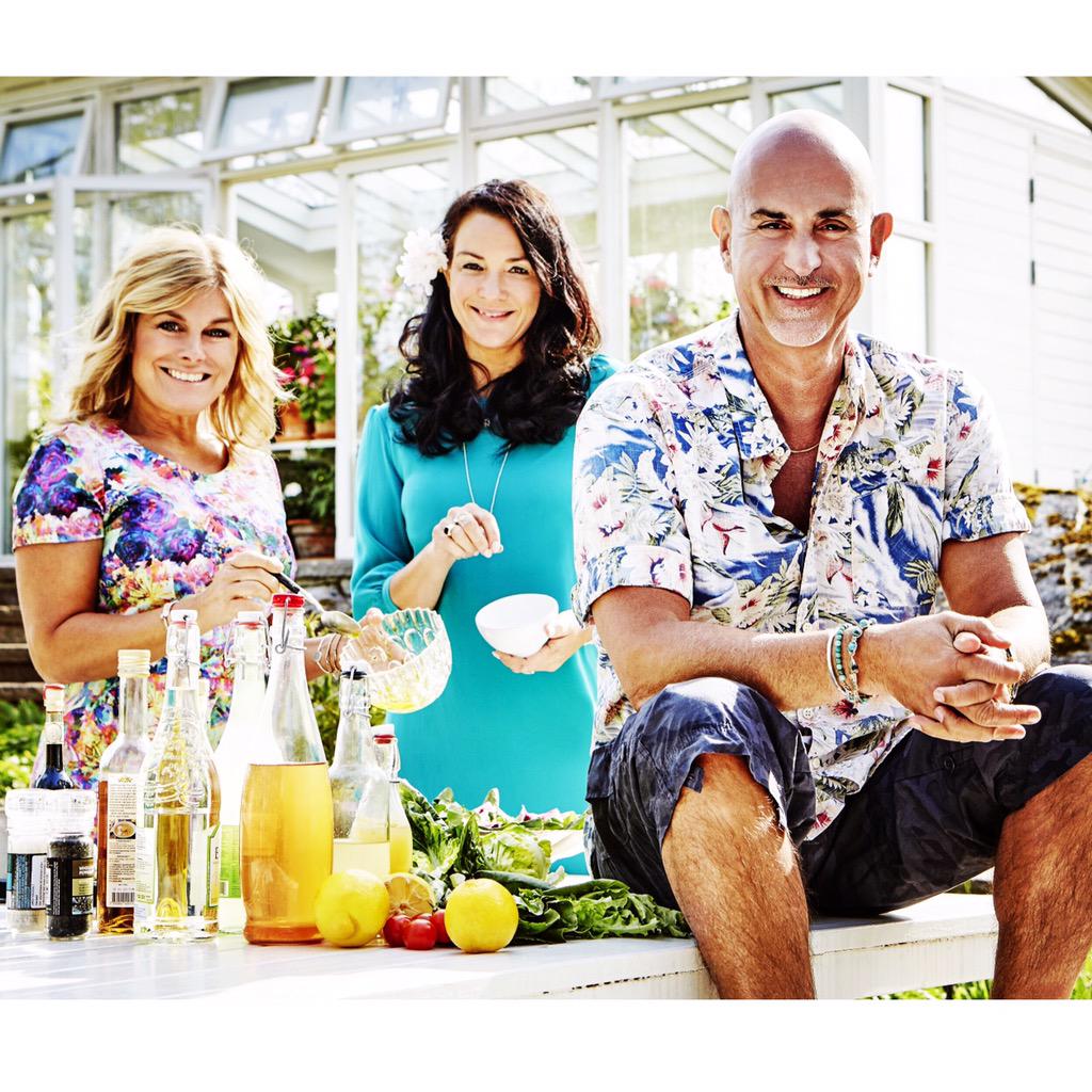 MBindefeld's tweet image. Today it's official that I'll be hosting my very own tv-show this fall!!!!'
"Fest hos Bindefeld" @kanal5sverige