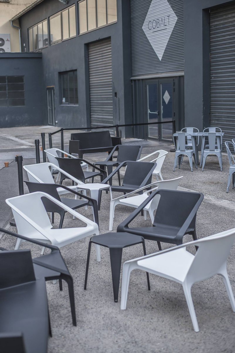 50cinq's tweet photo. Grâce à @LignExpo , on vous prépare tout pour "chiller" au soleil au #50cinq...
A samedi > 11h ! #OpenSummerFestival http://t.co/ZIA6pllPlR