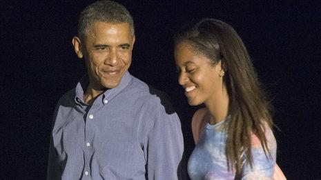 lavozdegalicia's tweet photo. Un abogado keniano ofrece 150 cabezas de ganado a Obama por la mano de su hija mayor http://t.co/BWWHhX1D0e http://t.co/9p4Yx7M0H3