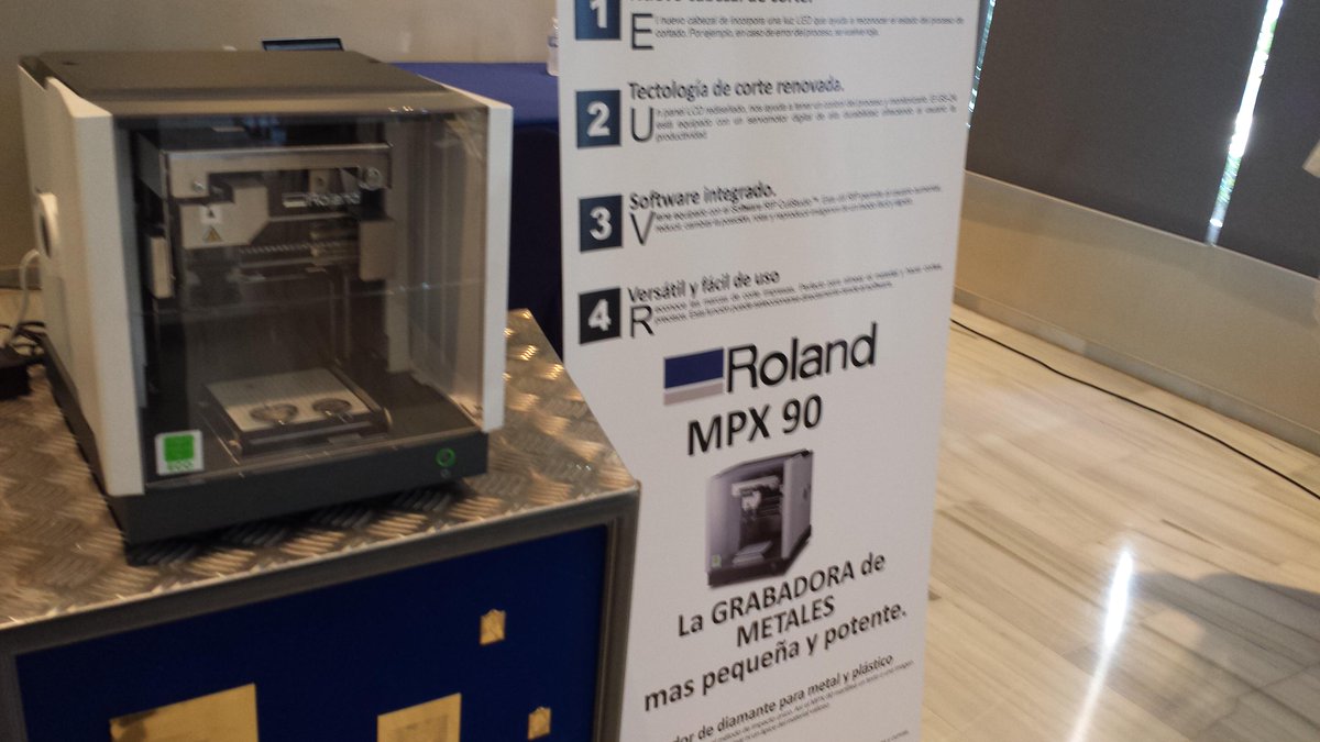 ServiprinterSL's tweet photo. Seguimos con los amigos de #planofax y #ArrebolaMedina @APdigitales @Rolanddgi @MimakiEurope @Metamarkuk de 10 a 19. http://t.co/RuzSTTXthi