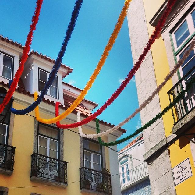 ilovebairroalto's tweet photo. #bairroalto #Lisboa #Lisbon #lissabon #erasmuscorner #portugal 👉👣👈🌟😉 by julianobel http://t.co/NDYwJZR22i