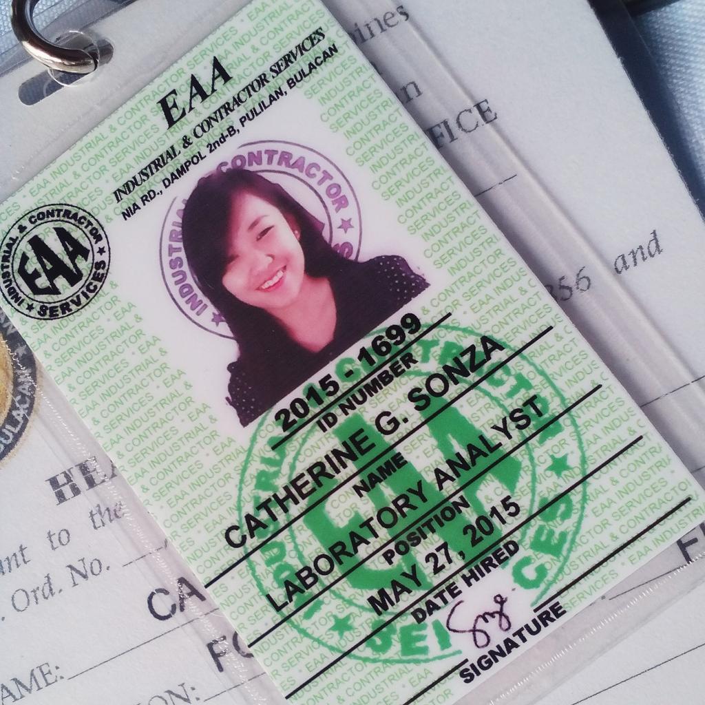 catherinesonza's tweet image. First time naging maayos ang mukha ko sa ID picture. 😂 #LabAnalyst #work #1stday #vscocam