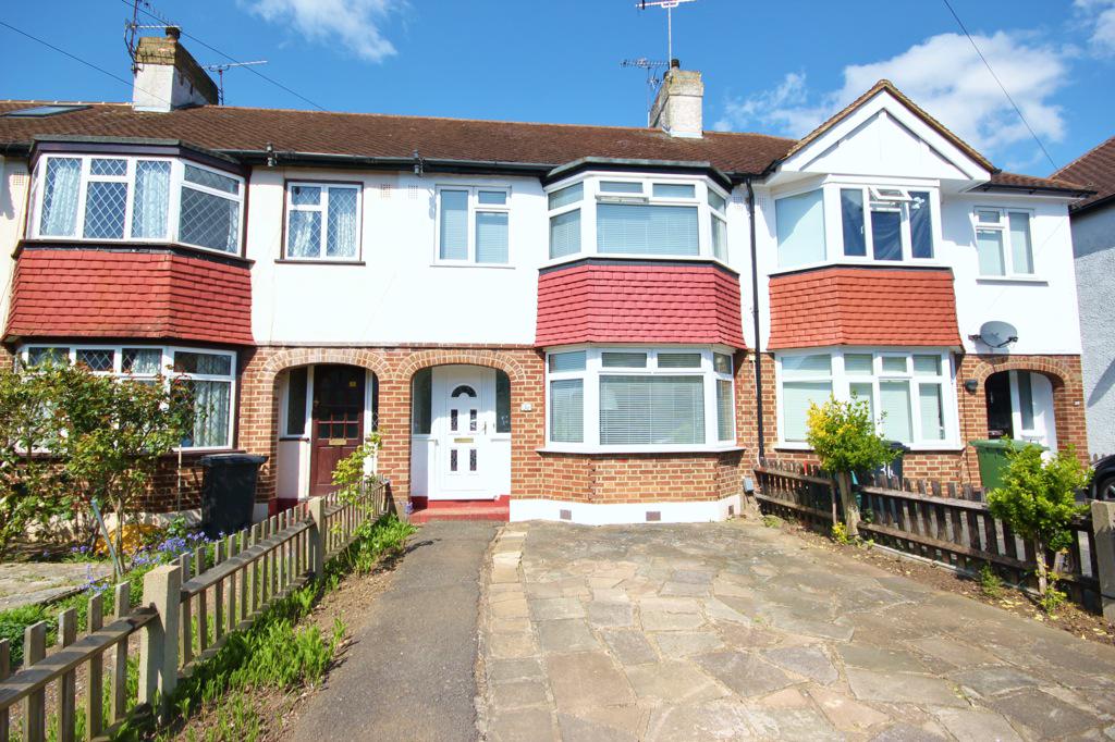 Our sales team have agreed a #RecordBreakingSale on this house in central #Epsom. Looking to sell? Look no further!