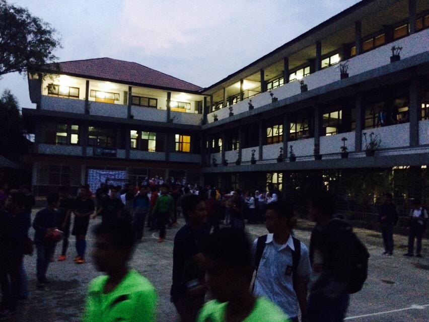 Inilahhhh kemeriahan dari kemenangan X MIA 3 LIGA FUTSAL 2015 !! SELAMAAATTT💕🎉🎉🎉🎉