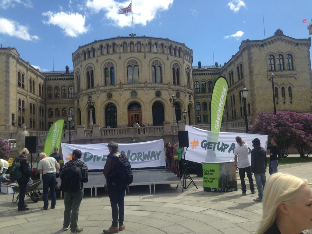 Idag sier vi ja til et kullfritt oljefond #GetUpAnd #DivestNorway #Greenpeace