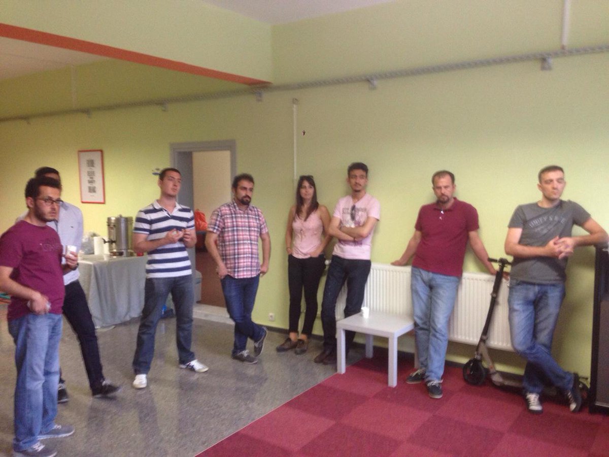 izmirhs's tweet photo. Taşındık - 2 http://t.co/YEJtqWzAwC