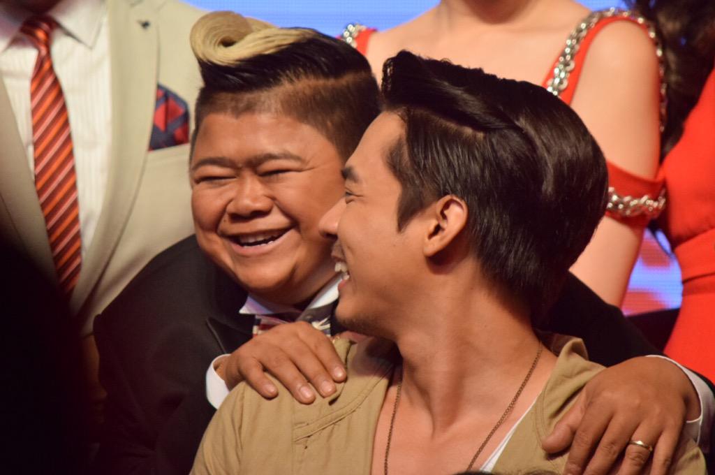 TaiMelody's tweet photo. สองคนนี้ยังไง ☺️ @dan_worrawech #LetsChange4MORE #True4U http://t.co/tBtgHBQnhh
