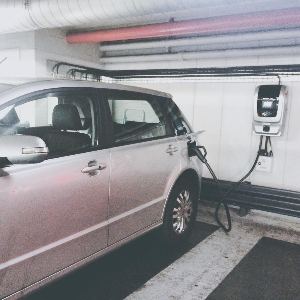 thriev's tweet photo. Charging up for the day :) #thriev #ev http://t.co/cmGt5LErjl
