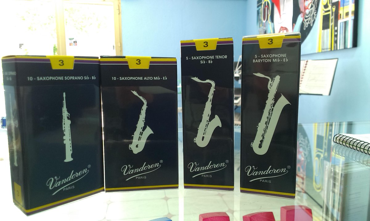 ZarabandaMusica's tweet photo. Tocas el saxo?? aquí encontrás para todo tipo de saxos! te esperamos #saxofon http://t.co/TUdKClPB4O