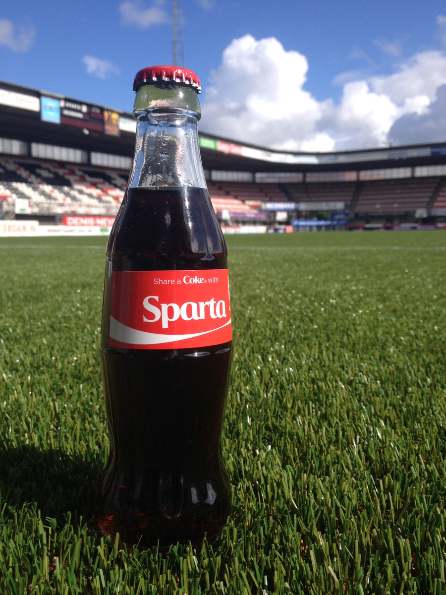 sparta_business's tweet photo. Ook volgend seizoen #ChooseHappiness bij @SpartaRotterdam Mooi partnership @CocaCola_Nieuws @CocaCola_NL @CocaColaCo http://t.co/Ym87bOrVfT