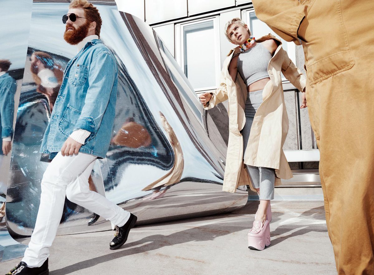 .<a href="/robynkonichiwa/">Robyn</a> &amp; La Bagatelle Magique will perform at <a href="/DansDakar/">Dans Dakar</a>... labagatellemagique.com