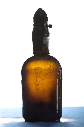birafoni's tweet photo. Dünyanın en eski içilebilir birası 2010 yılında Finlandiya yakınlarında 19. Yy gemi enkazı içinde bulundu #oldestbeer http://t.co/1DLvI150gn
