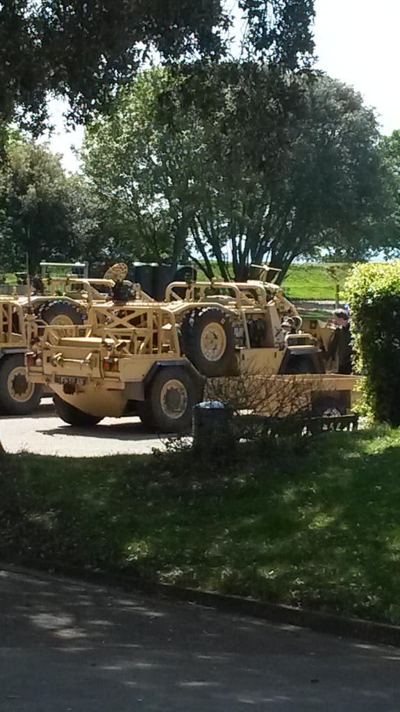 RoyalMarinesMus's tweet photo. Brill RT@BillthesnakeRMM: Cool things have arrived for tomorrow! @RoyalMarinesMus #CommandoAction #halfterm http://t.co/G5HOx20sCp