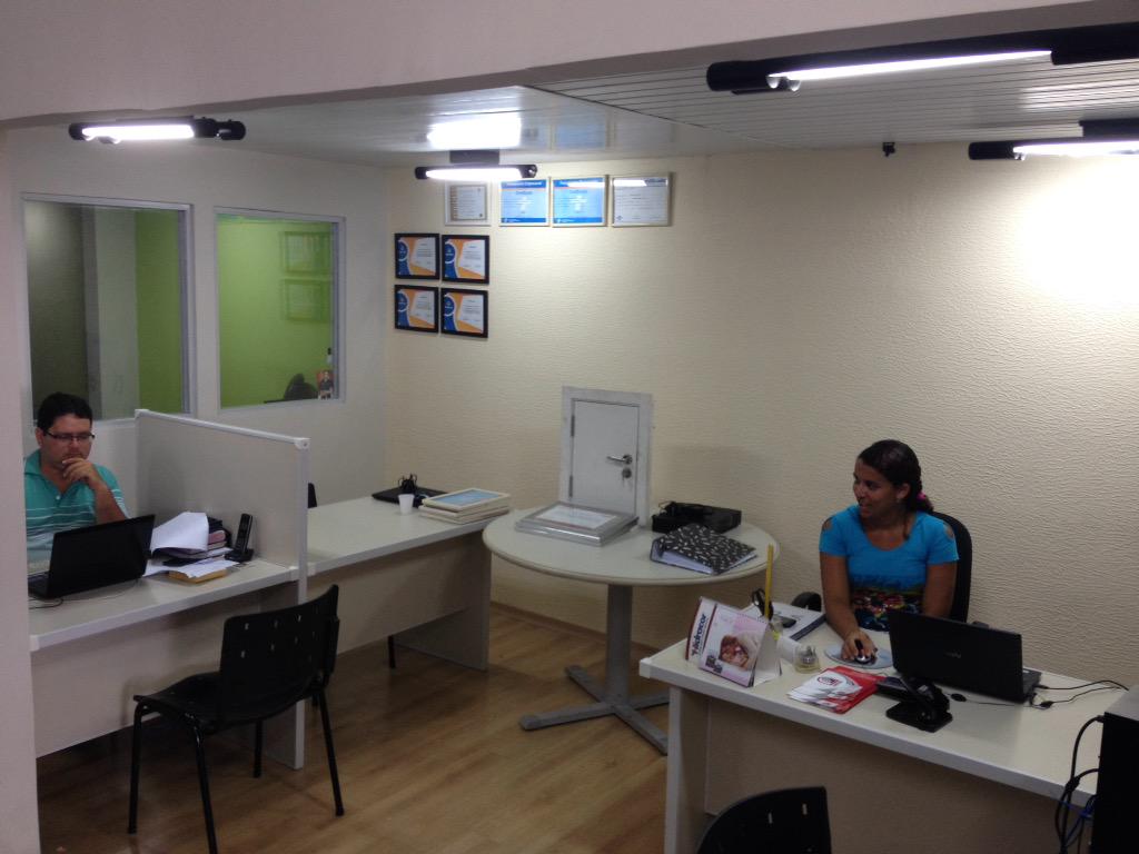 diviart's tweet photo. Nossos colaboradores Junior e Carol prontos para o atendimento em sua excelência . http://t.co/1Q2t9lw7xZ