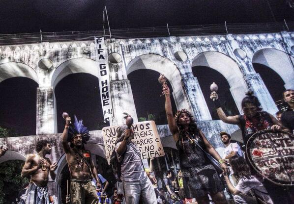 E o Brasil acorda com a notícia da prisão dos chefões da #FIFA | O #Brasil ainda não esqueceu #FiFAgoHome #Brazil