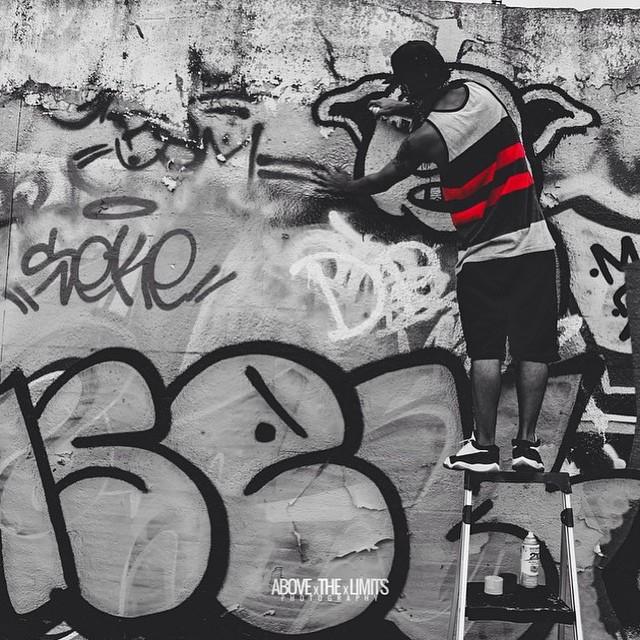 LCSNY's tweet image. Above the Limits 💰🐷💹 #nolimit #aboveaverage #pigsdontfly #spraypaint #StreetArt #Draw #Paint #art #gallery #canvas …