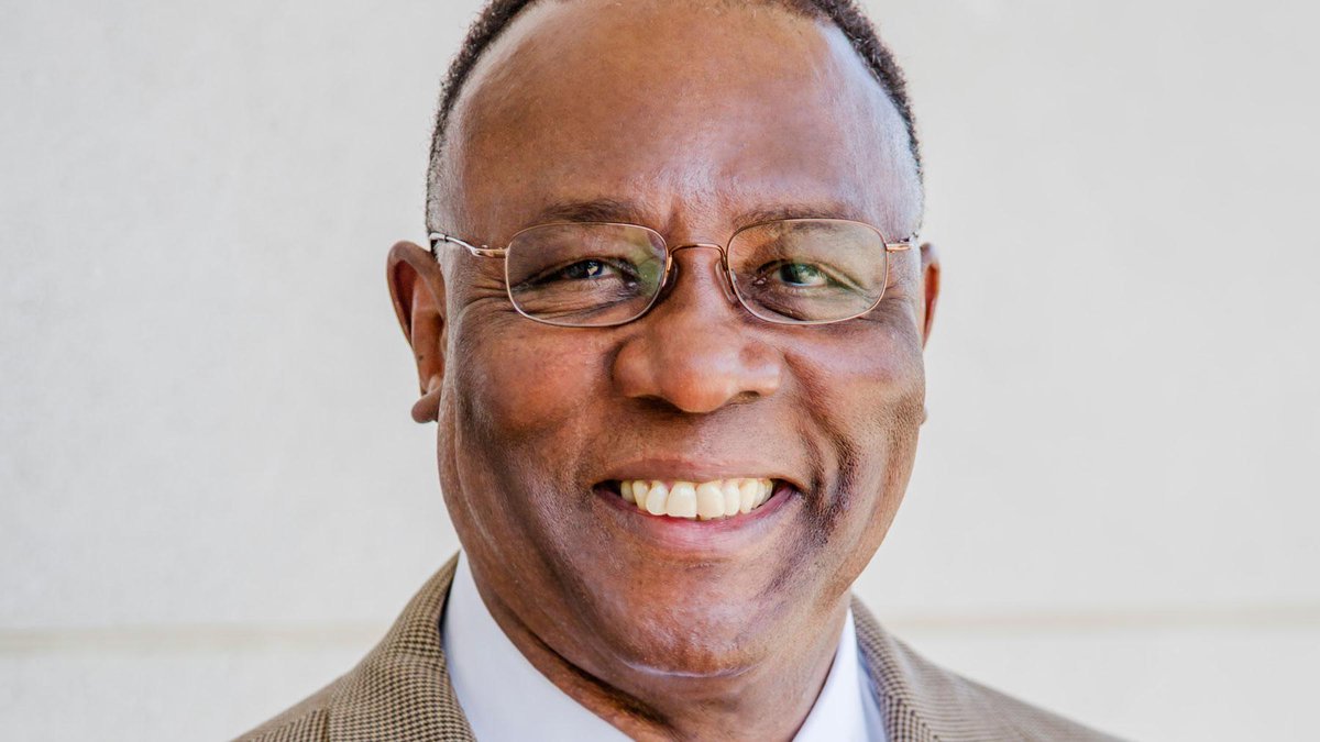 NewsAtIllinois's tweet photo. .@edILLINOIS' James Anderson on being called to the stand as an expert witness of history: http://t.co/Bg6lsmTnLR http://t.co/WZKmCsIUPo
